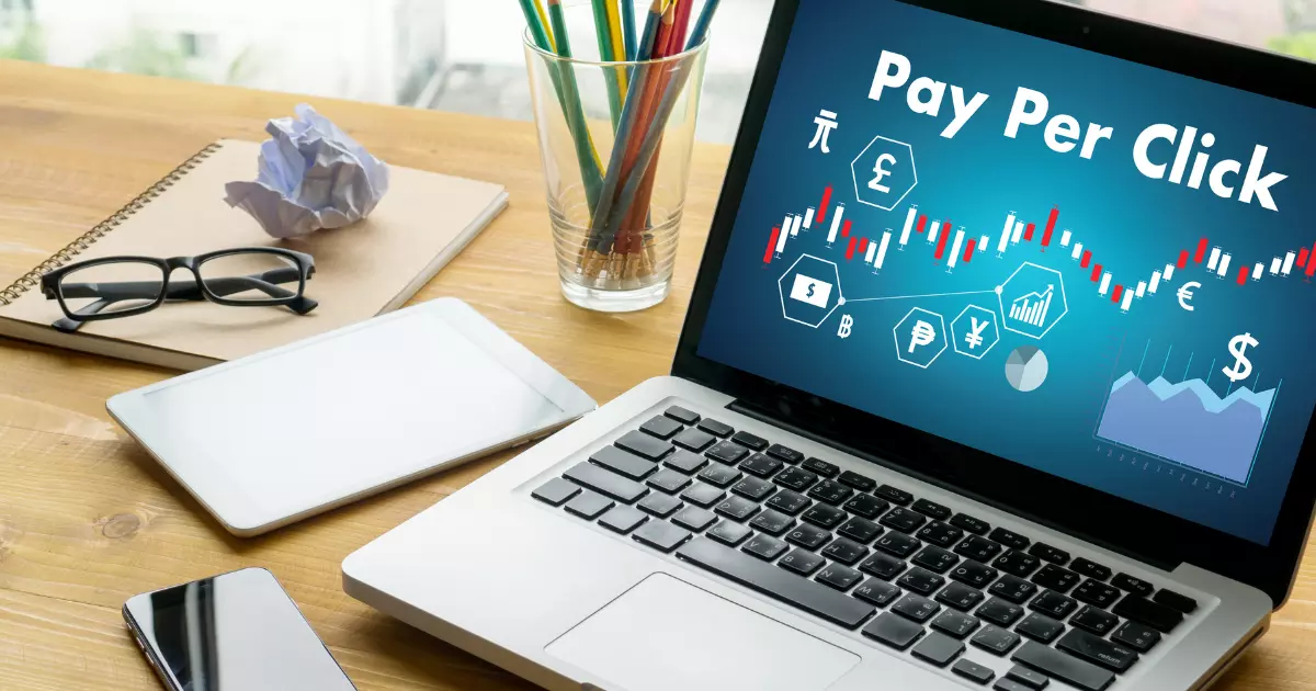 pay per click metrics on a laptop